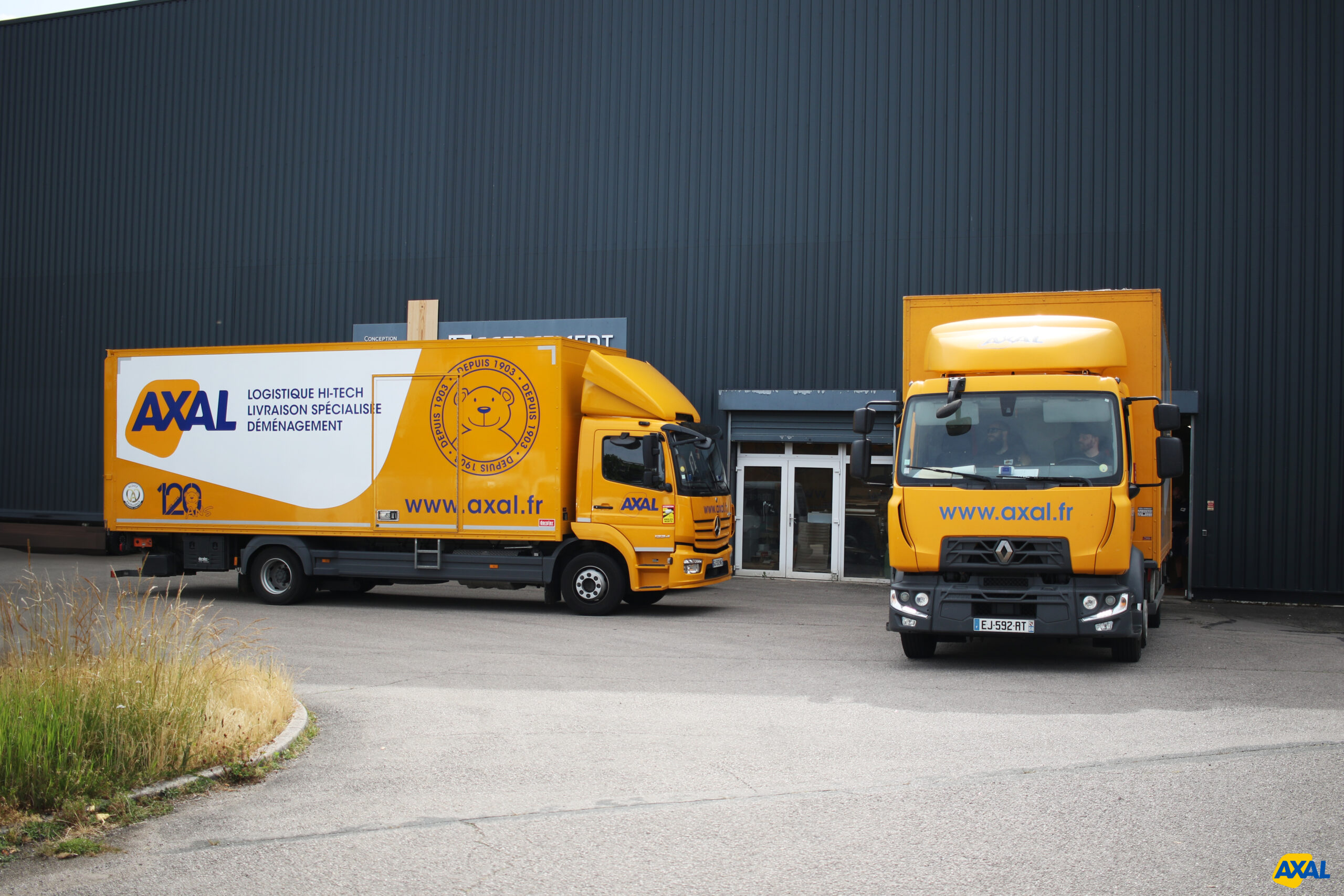 Flotte de camions Axal, entreprise alsacienne spécialisée en déménagement, transport et logistique 