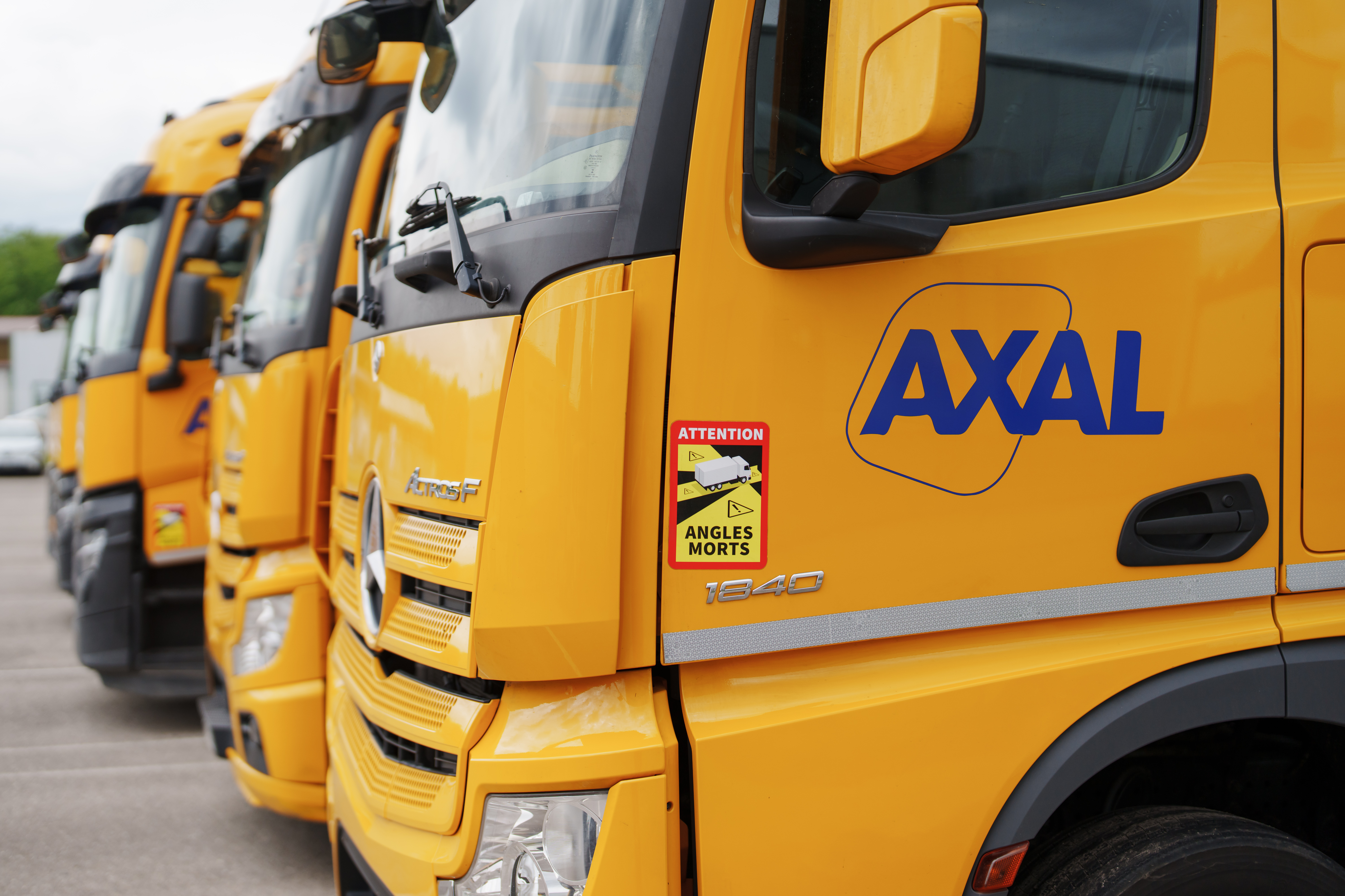 Camion de transport Axal spécialisé dans la livraison, la logistique et le déménagement