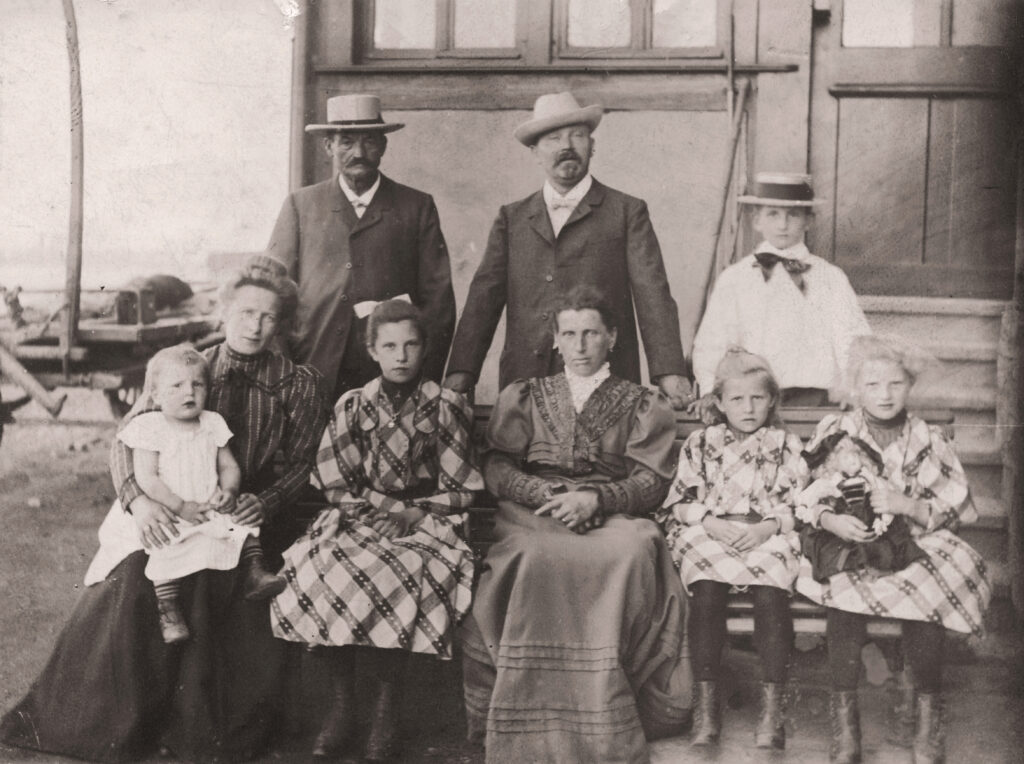 Archive noir et blanc : entreprise familiale datant du début 20e